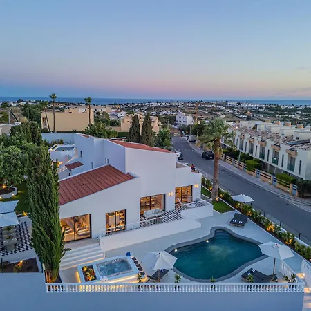 Villa New! Nostra- Luxury Villa, Tennis Court, Gym, Swimming Pool, Jacuzzi By Dream