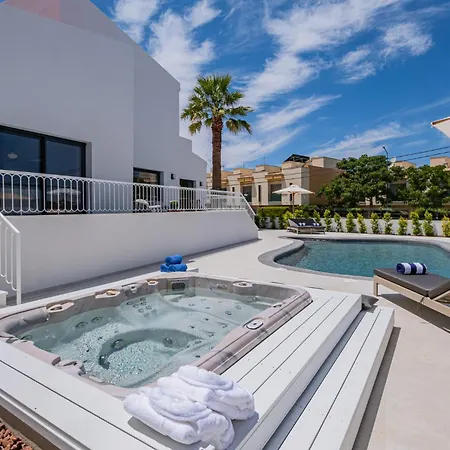 Villa New! Nostra- Luxury Villa, Tennis Court, Gym, Swimming Pool, Jacuzzi By Dream